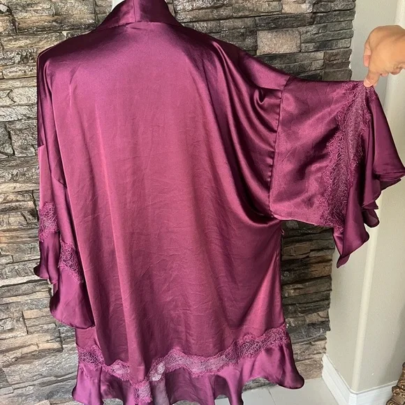 Vintage Victoria's Secret Purple Robe with Long Sleeves and Open Front - Picture 3 of 7